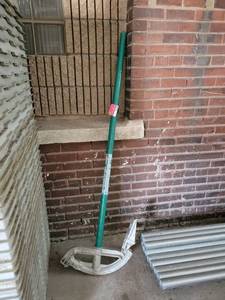 lot 15768 image: 1-14in EMT-1in Rigid Greenlee 843A Bender&nbsp