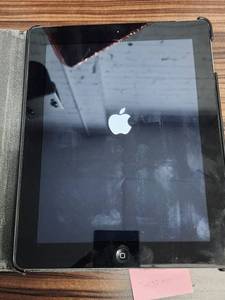 lot 2211 image: Apple IPad