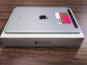 lot 2213 image: Apple IPad