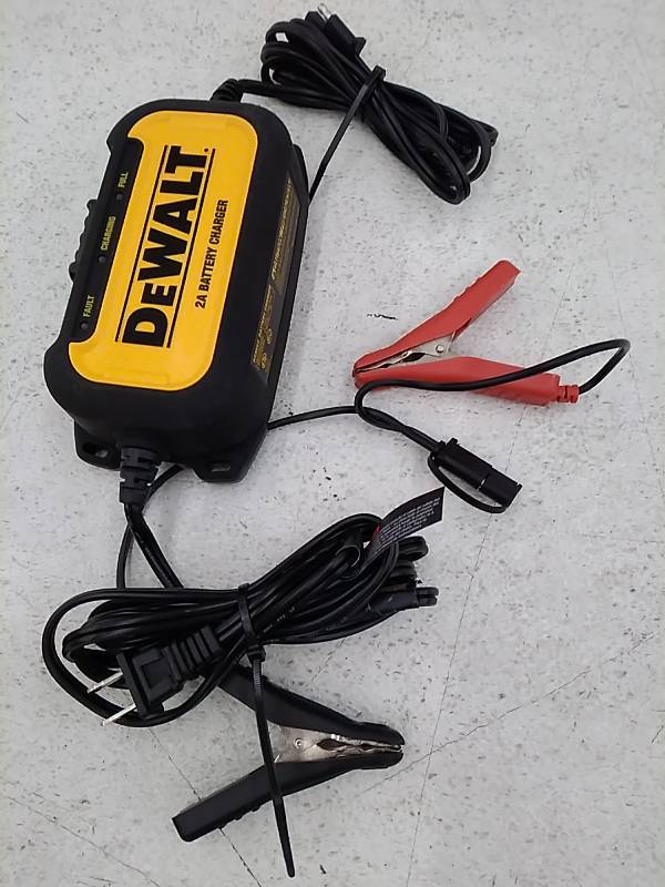 DEWALT DXAEC2 Professional 2 Amp Automotive Battery Charger and