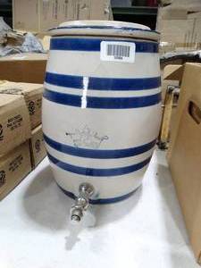 lot 33384 image: Antique 2 Gallon Crock with Crown by Robinson Ransbottom USA
