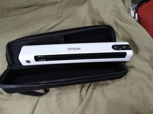 lot 33412 image: Epson DS-70 Portable Scanner in Case