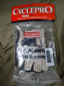 lot 33414 image: New  Small Cyclepro Deluxe Touring Knit Gloves