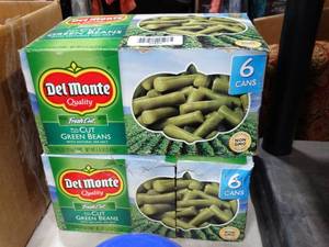 lot 33423 image: 12 Cans of Del Monte Green Beans Exp Oct 22