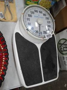 lot 33427 image: Health o Meter 330lbs Scale
