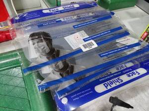 lot 33448 image: 5 New Face Shields