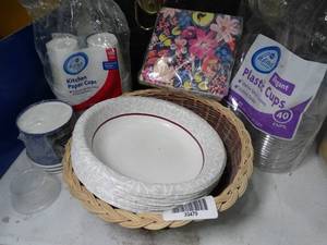 lot 33479 image: Disposable Goods  Plates and Cups
