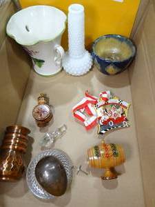 lot 33481 image: Flat of U.S. and International Collectibles