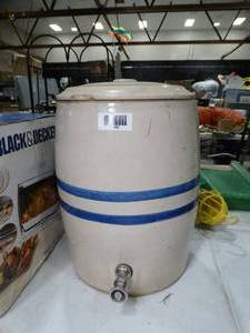 lot 33482 image: Double Blue Lines 14 Tall Crock w Lid