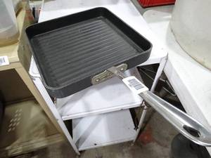 lot 33501 image: All Clad Non-Stick Square Pan