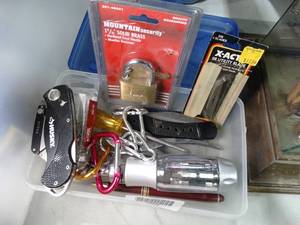 lot 33522 image: Mix of Tools and Hardware