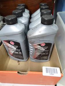 lot 33526 image: 8 - 1qt Monolec Ultra SAE 10w-30 for Diesel Engines