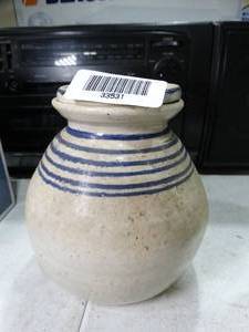 lot 33531 image: Small 5 Signed Lidded Crock