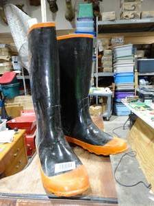 lot 33539 image: Western Chief Rain Boots