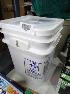 lot 33546 image: Full Bucket of Wood BBQ Grilling Pellets