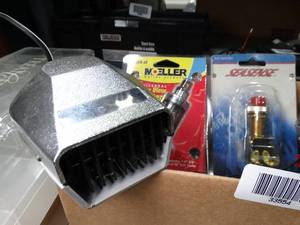 lot 33554 image: New & Used Small Marine Parts