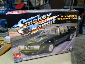 lot 33559 image: AMT  ErtL Smokey and the Bandit Model    New
