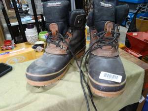 lot 33572 image: St Johns Bay 9D Quality Boots