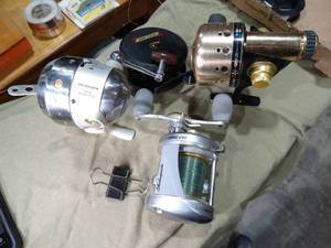 lot 33575 image: Mixed lot of 4 Fishing Reels  Nice Condition