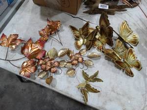 lot 33615 image: Small Tin Wall Decor  Leaves and Butterflies