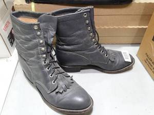 lot 33627 image: Justin 502 Grey Boots