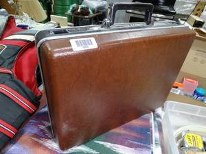 lot 33636 image: Samsonite Briefcase