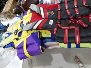 lot 33637 image: Lot of 5 Safety Life Vests