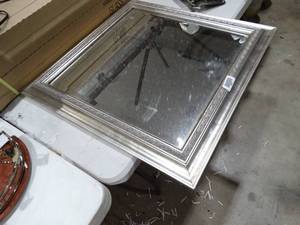 lot 33658 image: 20x20 Decorative Wall Mirror