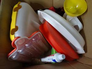 lot 33691 image: Plastic Food Containers