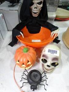 lot 33699 image: Candy Dish  Halloween Decor