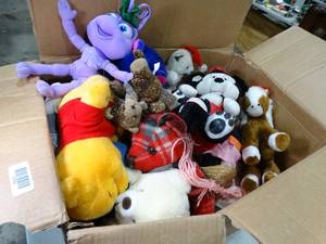 lot 33702 image: Large Box of Stuffed Animals