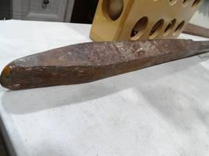 lot 33734 image: Large Heavy Duty Digging Pry Bar 6Ft