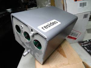 lot 33739 image: 1 Electrical Box