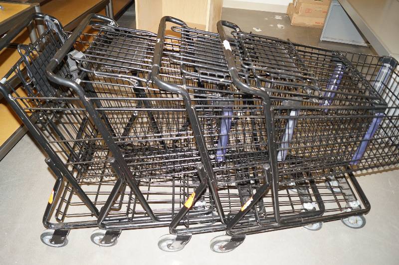 lot 7064 image: 5 Shopping carts