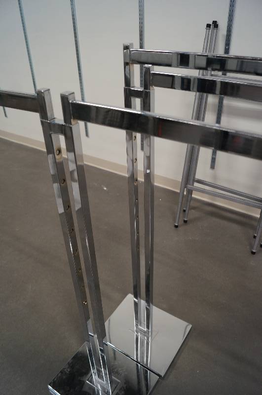 lot 7073 image: (2) T Racks, adjustable height