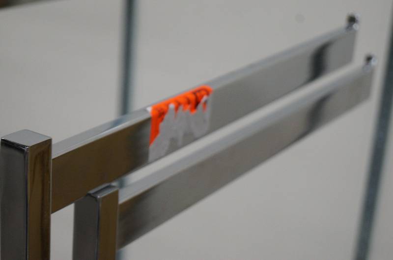 lot 7075 image: (2) T Racks, adjustable height