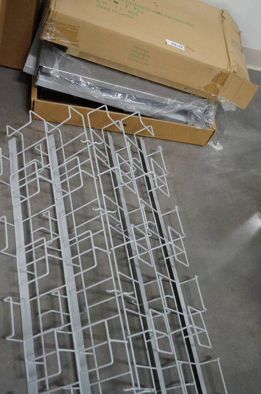 lot 7091 image: Lot of misc Shelving