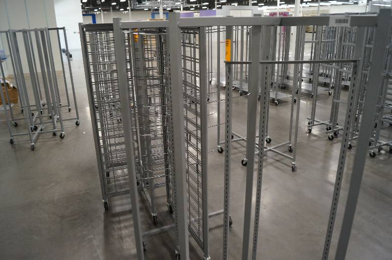 lot 7103 image: Lot of 5 Rolling Shelving Racks