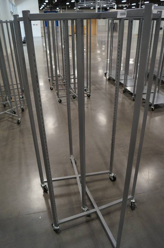 lot 7106 image: 2 Merchandising Racks