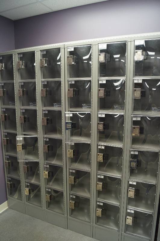lot 8250 image: Super Clean locker system with electronic keys set up