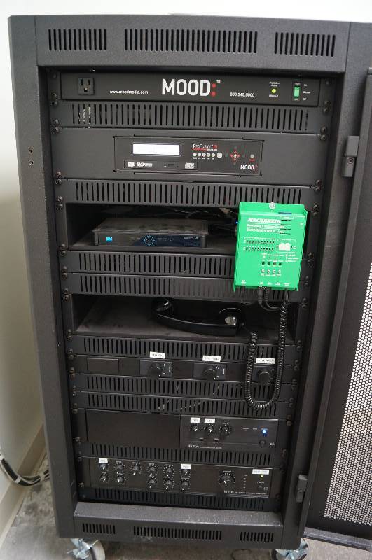 lot 8800 image: Like new Mood Audio sound system with PA announcement