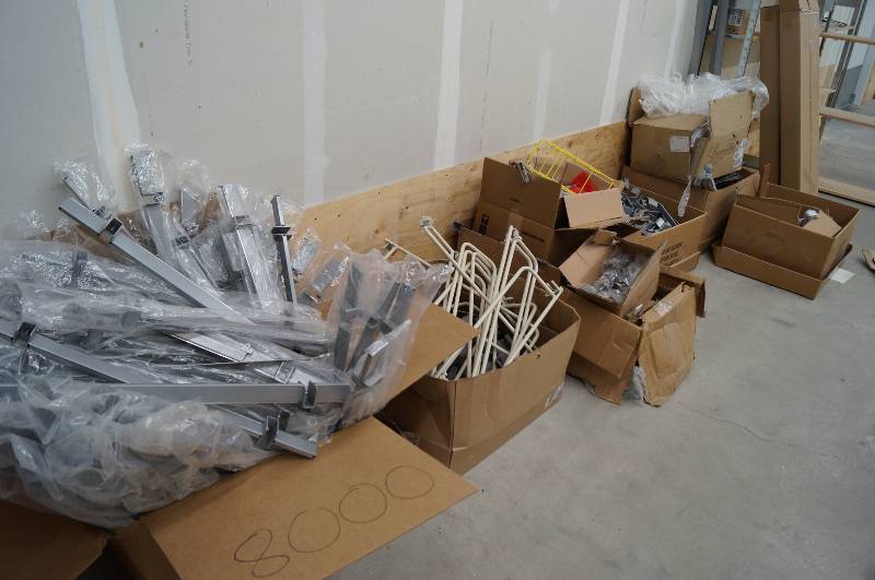 lot 8000 image: Huge lot of shelving parts