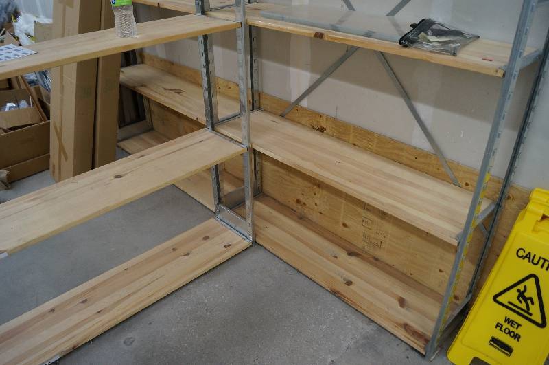 lot 8001 image: Large 3 way shelving system