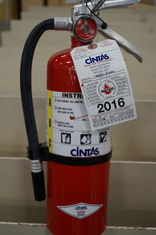lot 7096 image: Fully Charged Fire Extinguisher