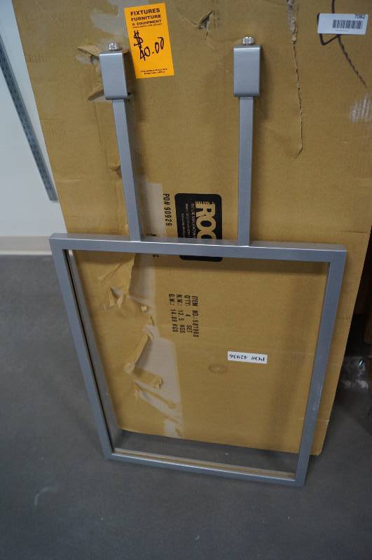 lot 7084 image: 4 Sign holders New in box