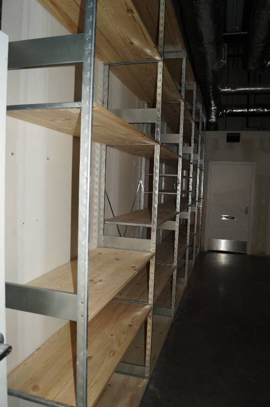 lot 8203 image: Boltless Shelving system with 5 sections and shelves.