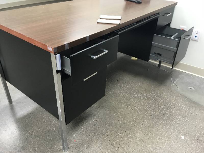 lot 2027 image: Nice Office Desk, as pictured.