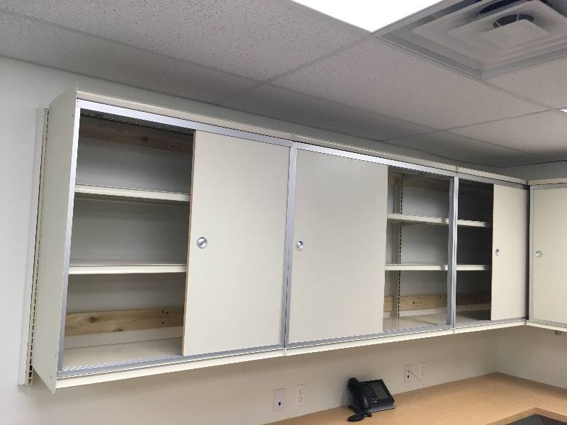 lot 2023 image: Two very nice wall unit Cabinets