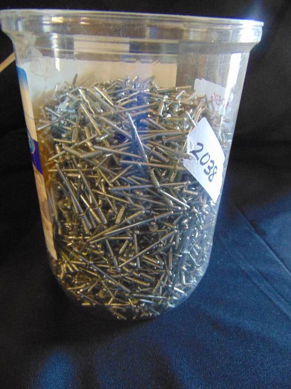 lot 7000 image: 11 lbs Poly grip Steel Rivets, 3.2 x 9.5 standard head, approx 1200 rivets per container