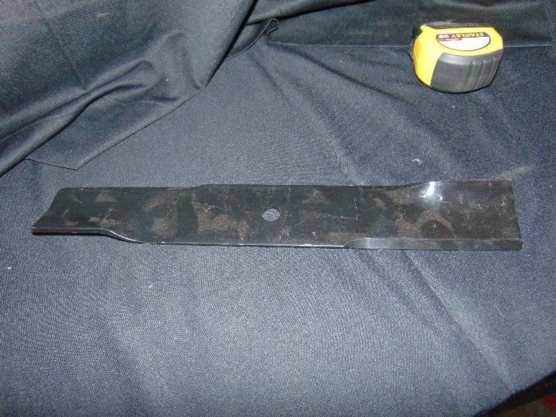 lot 7026 image: (1) mower blade GDU10230 RT